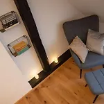 Penthouse Mit Altstadtflair Апартаменты *